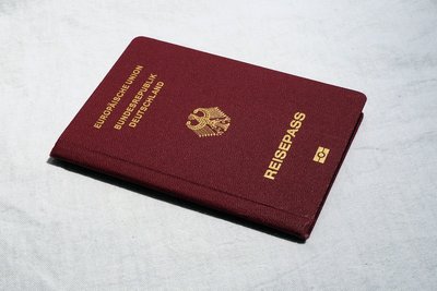 Überprüfen Sie Ihre Ausweispapiere